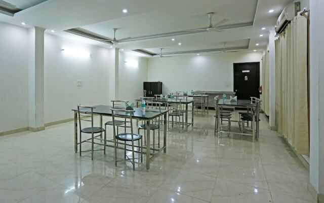 OYO 6015 near Bus Stand