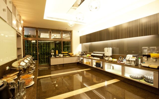 Lishiuan International Hotel