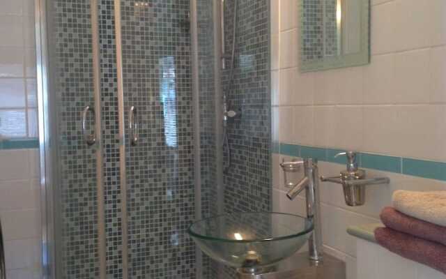 Overglen Court Bed & Breakfast