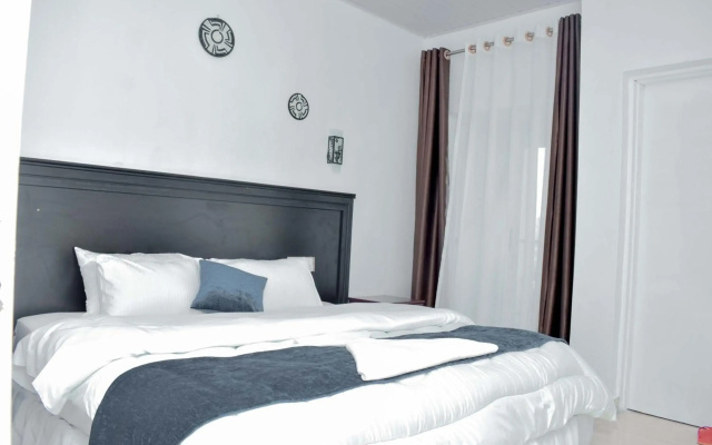 Inzozi Africa House B&B