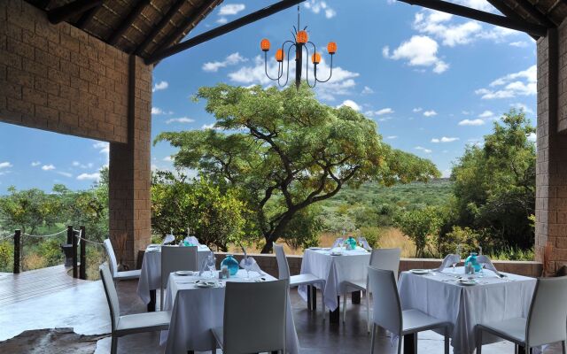 Zwahili Game Lodge & Spa
