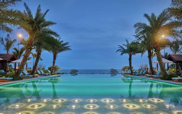 DoubleTree by Hilton Shanwei