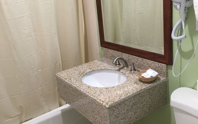 American Inn & Suites LAX