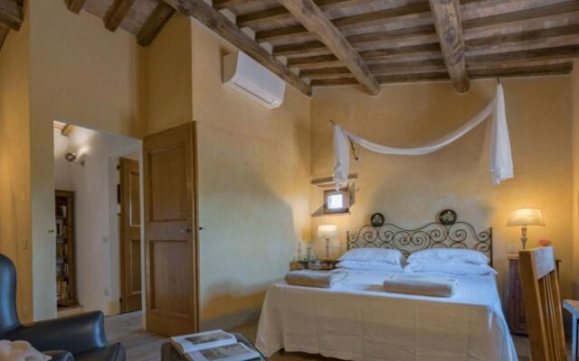 Beautiful Luxury Independent Villa With 13 Sleeps -prugnolo
