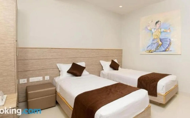 Sri Aadhish Grand Hotel