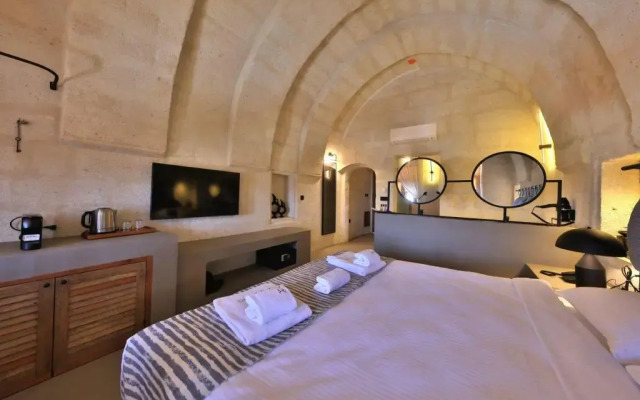 Simurg Cave House