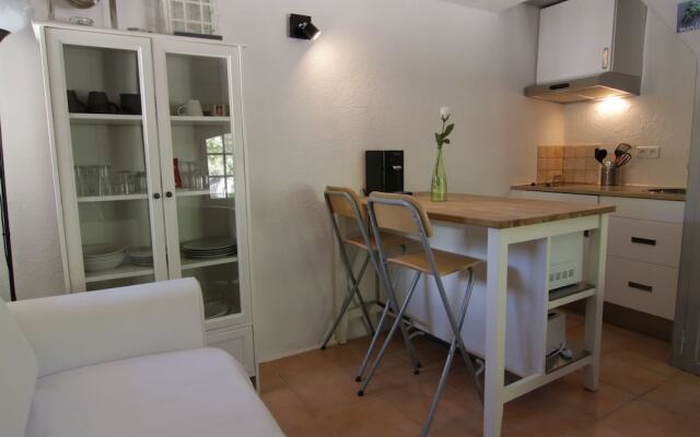 Modern Studio With Terrace, Near the Popular St. Maxime