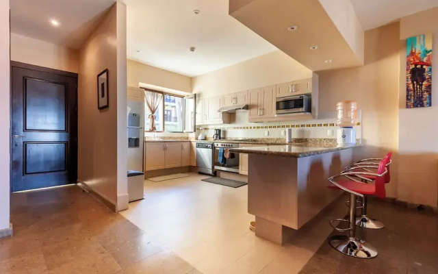 Caracol 37 Luxury Condo