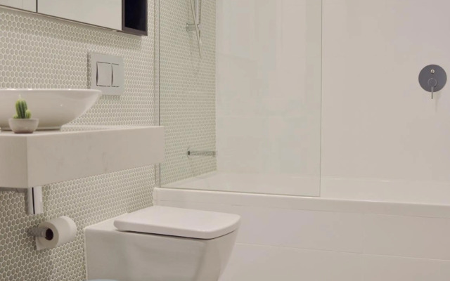 Wentworth Point Oversized balcony view apartment