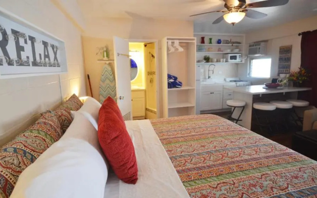 Kon Tiki 234 Renovated King Studio