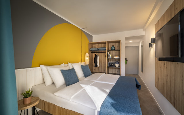 Sunny Baška Hotel by Valamar, ex Corinthia