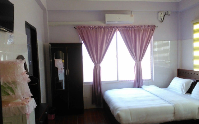 Hotel 99