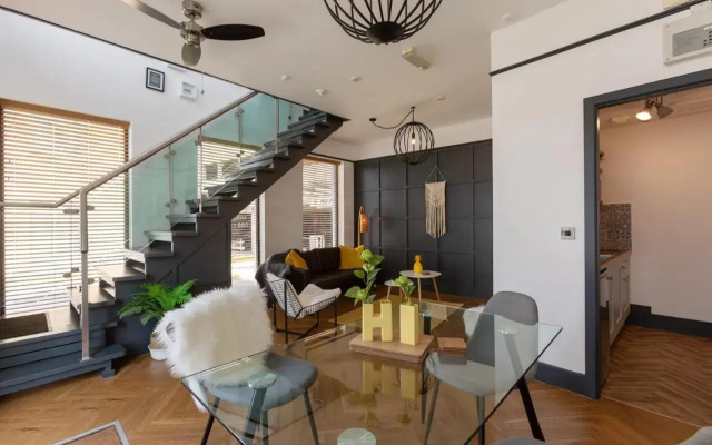 Accommodation @ 32