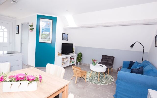 Stunning Holiday Home in Quinévilla Near Beach