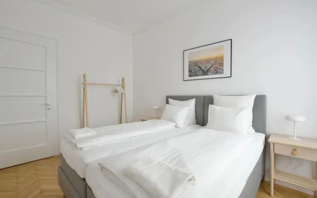 Premium Apartment by Hi - Central 2 BR - best view