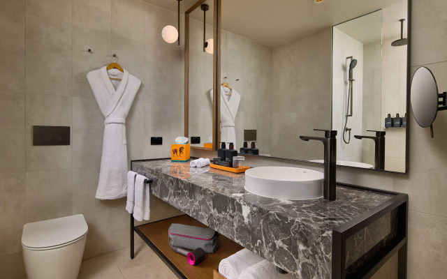 Next Hotel Melbourne, Curio Collection by Hilton