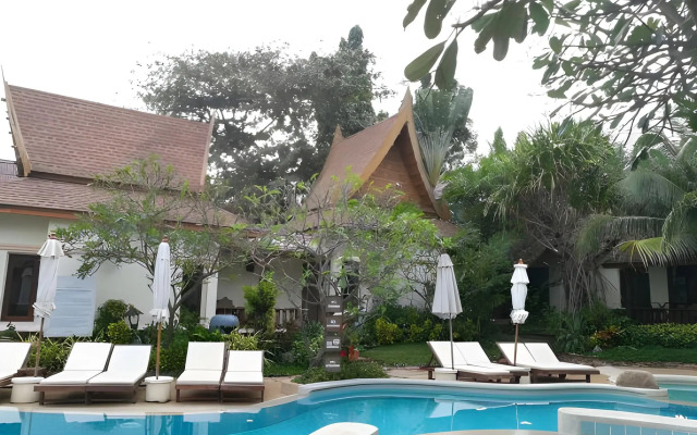 Thai House Beach Resort