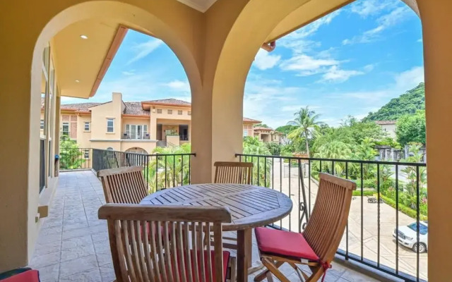 CR Luxury Bella Vista 7A 3 Bdrm