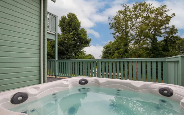 Everwyn Lodge - Luxury Lodge With Hot Tub