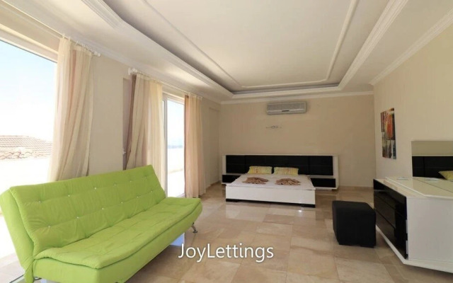Villa NKL1 by JoyLettings