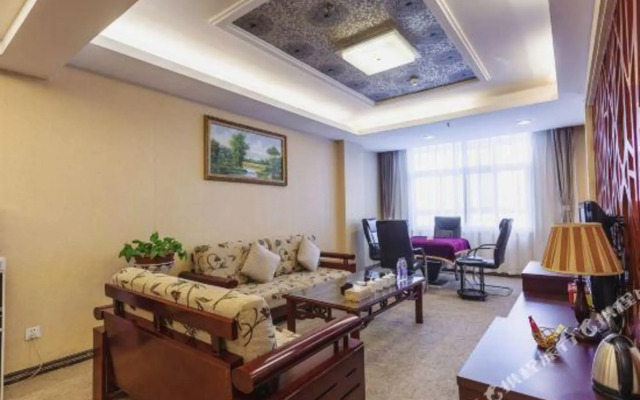 Minghao Holiday Hotel (Pingdingshan Kaiyuan Road Pedestrian Street)