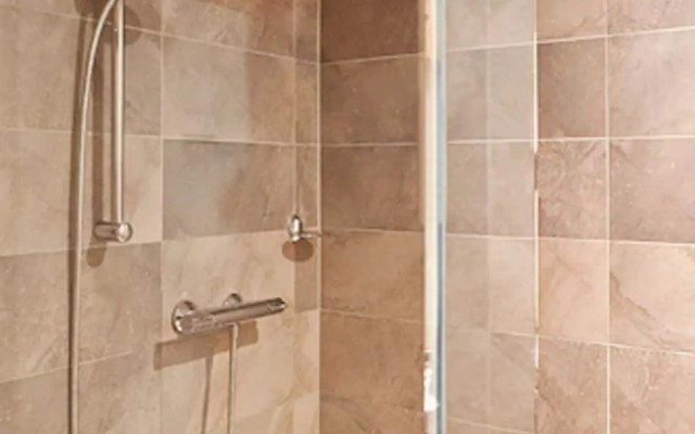 Hotel Le Dauphin Montreal Centre Ville