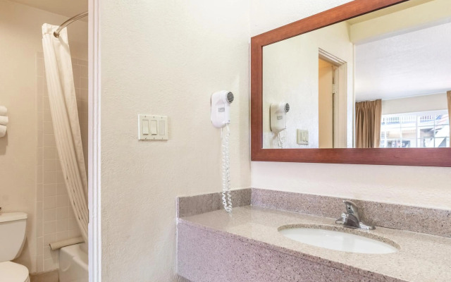 Americas Best Value Inn & Suites Flagstaff