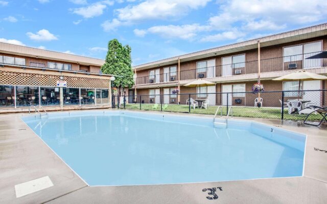 Howard Johnson Inn Enderby