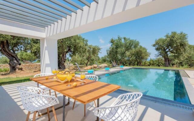 Villa Azimut 2 by Villa Plus