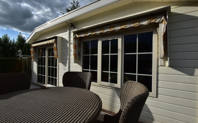 Modern Holiday Home in Kaatsheuvel with Hot Tub