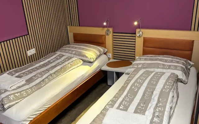 Motel Caesar
