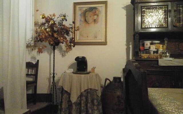 Casa Ciri Bed  Breakfast