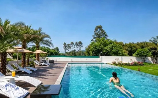 Longmen Nankunshan · Yiyezhiqiu Wenquan Stream-Tracing Vacation Apartment – Pool – Huizhou