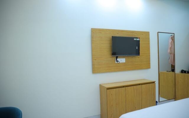 Hotel Shri Radha Orchid