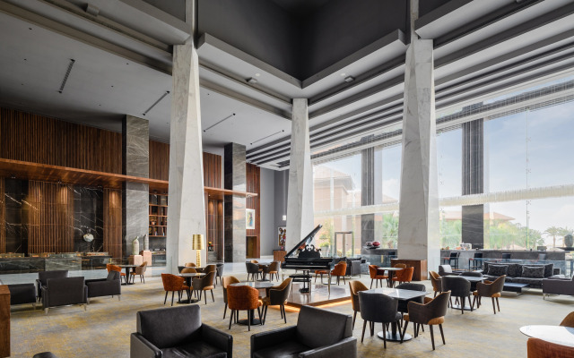 Dusit Thani LakeView Cairo