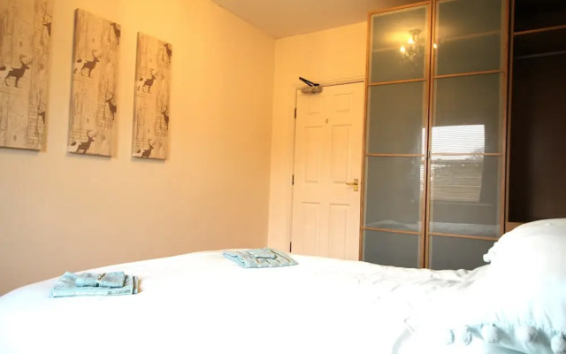 Doncaster Central Apartment Sleeps 5 Very Quiet