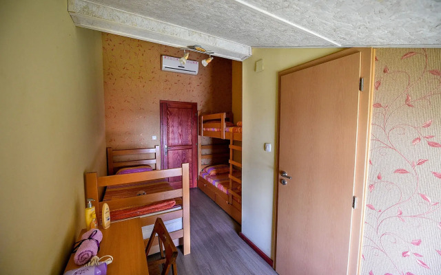San Art Floating Hostel&Apartments