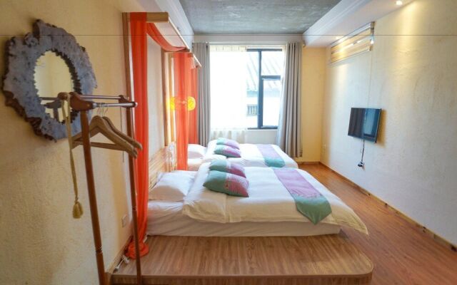 Dali Libai Holiday Inn