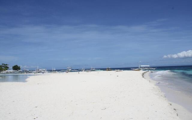 Liwayway Sa Bohol-Pamilacan Bed & Breakfast