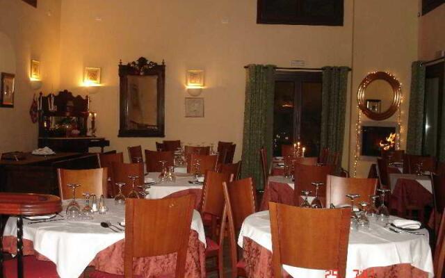 Maritsas Hotel & Suites
