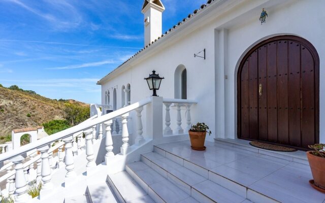 Villa Sabah with sea views