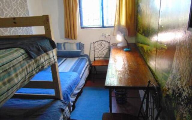 Airport Beach Backpackers