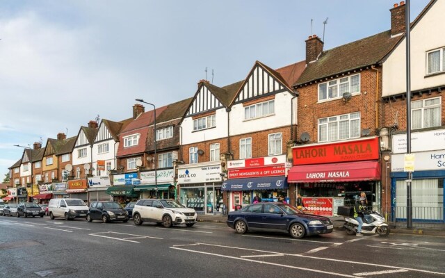 NEW Stunning 3 Bedroom House Centre Wembley