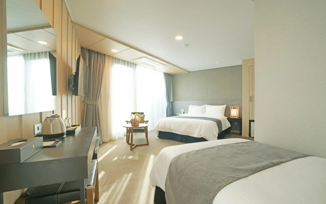 I-Jin Hotel