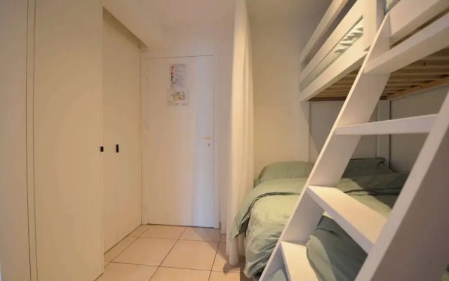 Apartment With Terrace Near sea