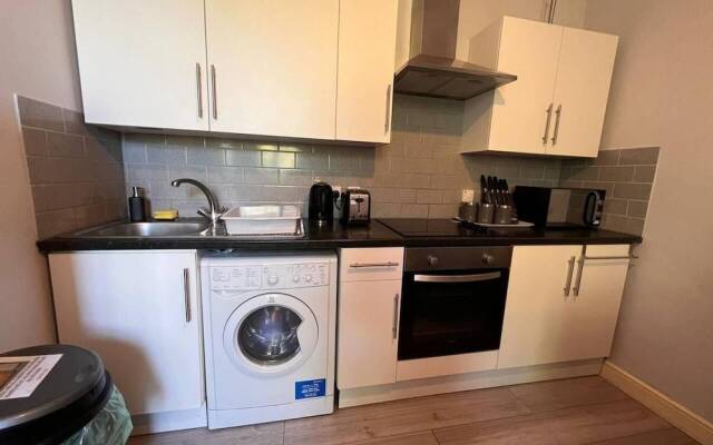 Impeccable 2-bed Apartment by Cardiff City Centre