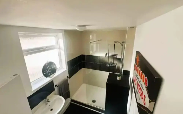 Stratos Realty
