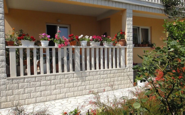 Antonio - 15m From sea - SA1