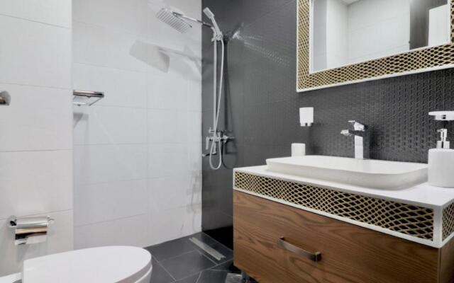 Brand New Studio Apartment with Balcony