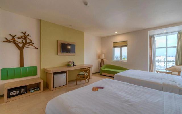 Ascent Hotel and Cafe